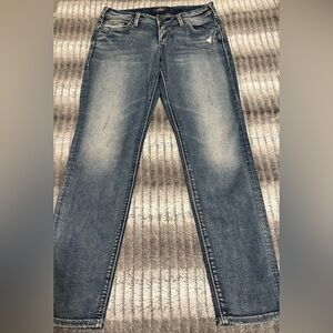 Silver Jean Co. Indigo Mid Rise Boyfriend Jeans 
Size 26x27